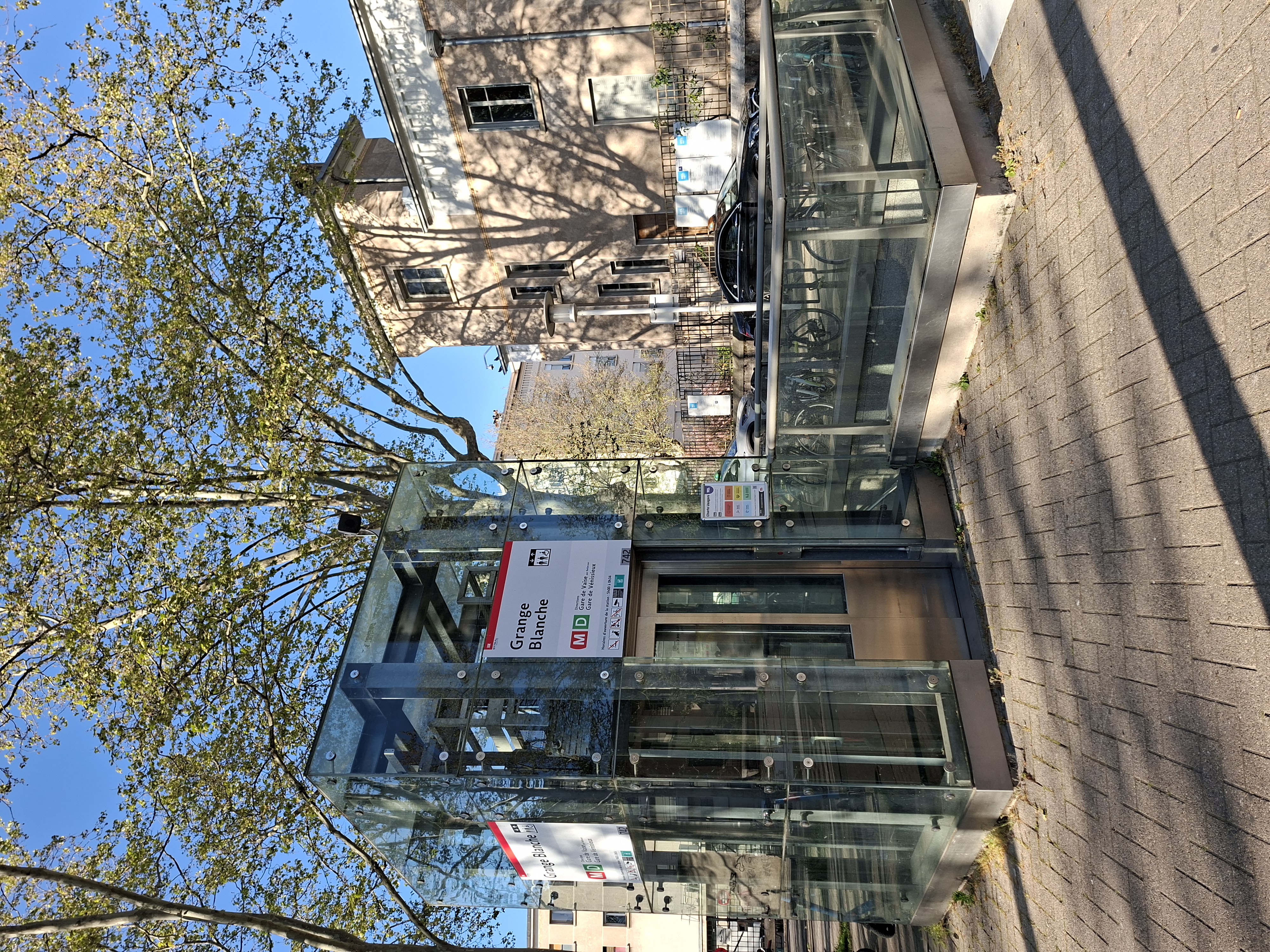 Elevator 742 in Grange Blanche